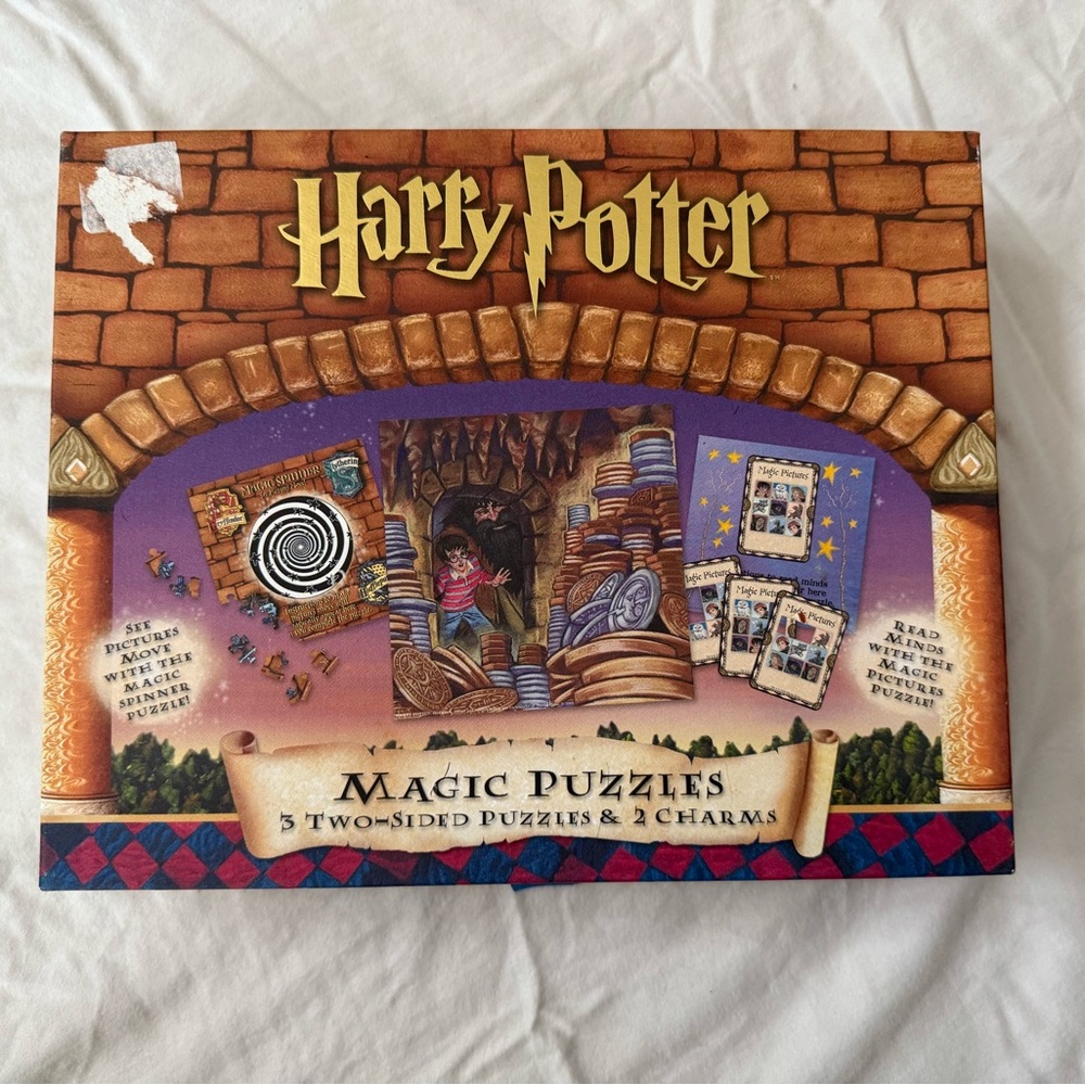 Harry Potter Magic Puzzles Two Sided - 3 Puzzles and 2 Charms